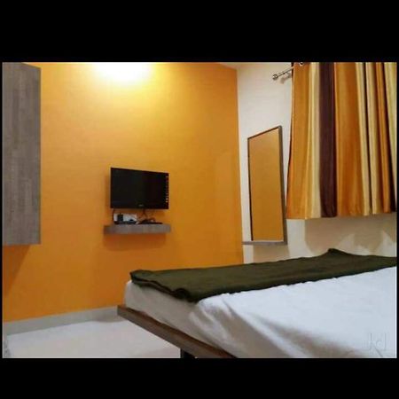 Vrundavan Hotel And Lodging Akalkot Exterior foto